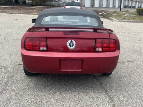 2005 Ford Mustang V6 Deluxe