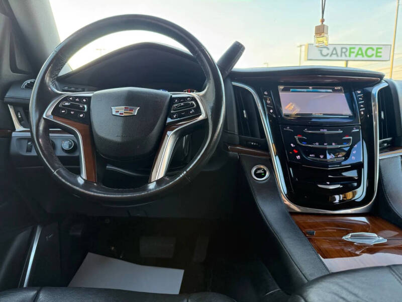 2016 Cadillac Escalade Luxury Collection