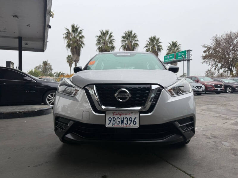 2020 Nissan Kicks S