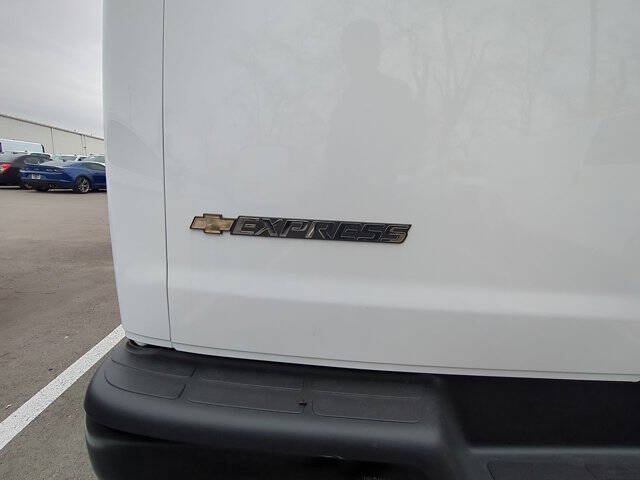 2025 Chevrolet Express 2500