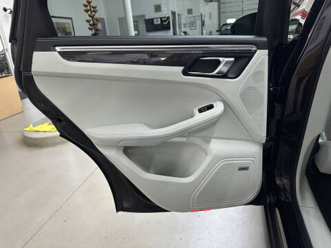 2024 Porsche Macan S