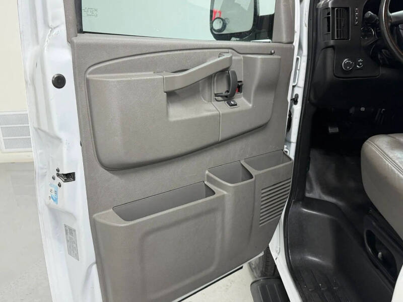 2023 Chevrolet Express LS 3500