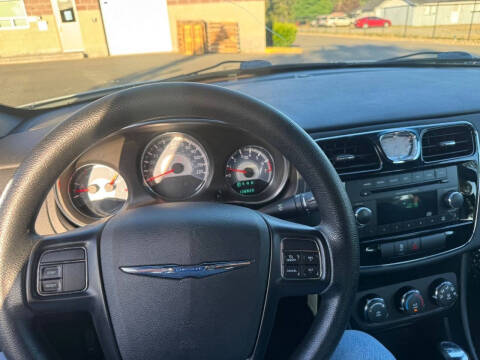 2014 Chrysler 200 LX