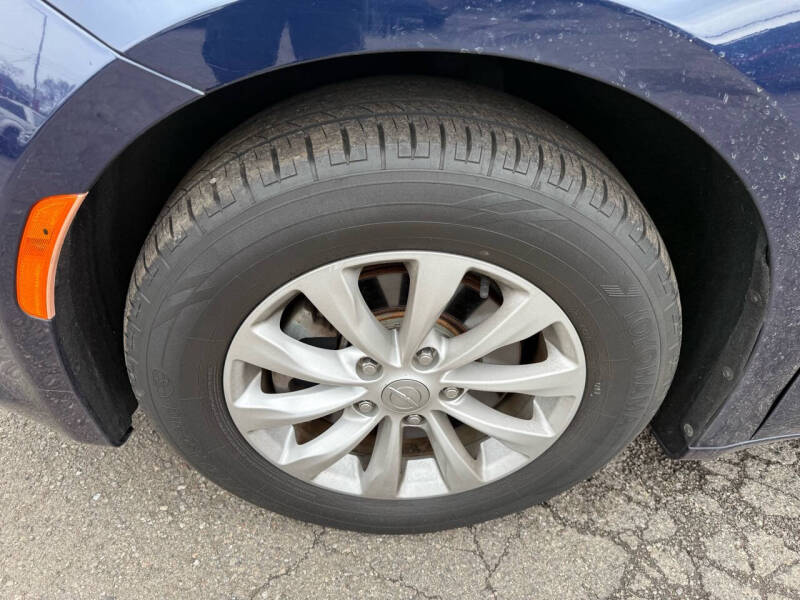 2017 Chrysler Pacifica Touring-L