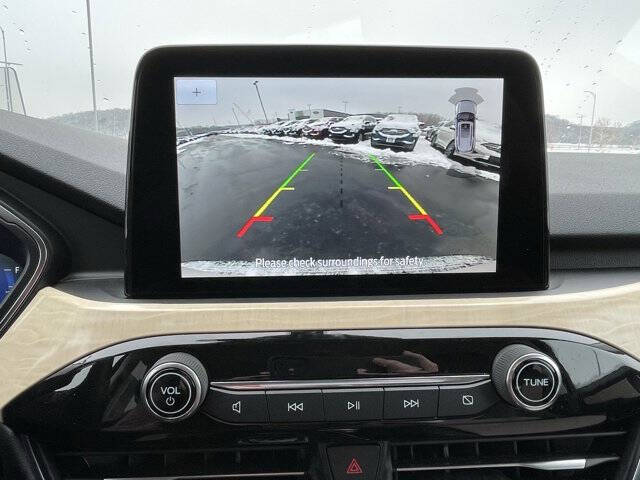 2022 Ford Escape Titanium