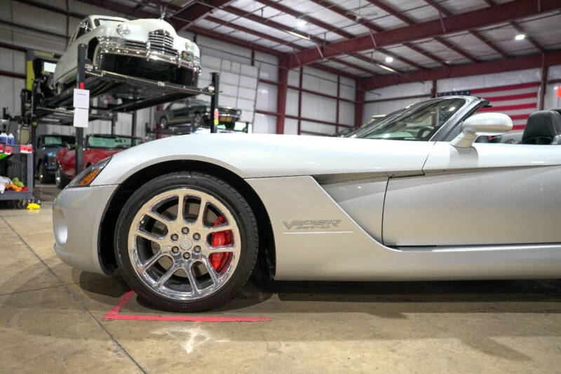 2004 Dodge Viper SRT-10