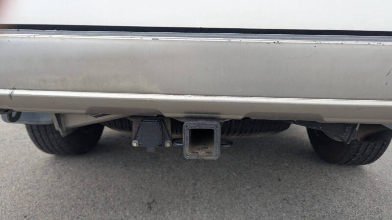 2004 Toyota Sequoia SR5