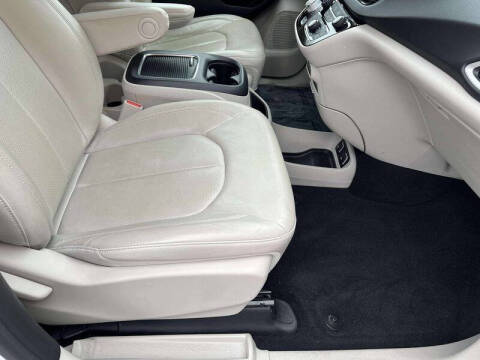 2021 Chrysler Pacifica Touring L