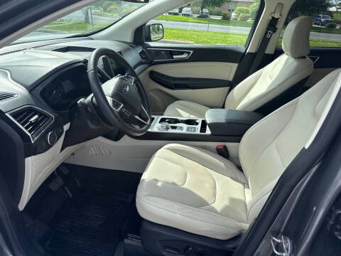 2022 Ford Edge Titanium