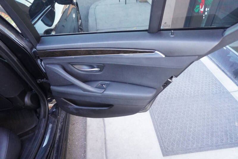 2015 BMW 5 Series 528i