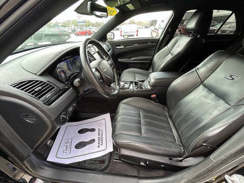 2018 Chrysler 300 S
