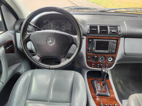 2000 Mercedes-Benz M-Class ML 320
