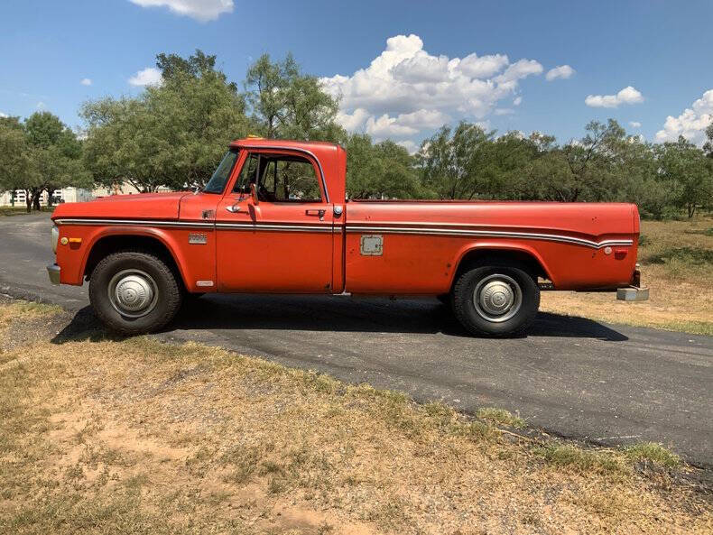 1969 Dodge D200 Pickup