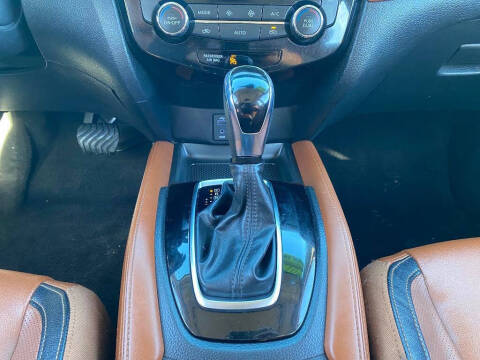 2017 Nissan Rogue SL