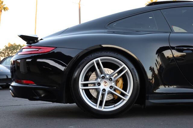 2017 Porsche 911 Carrera 4