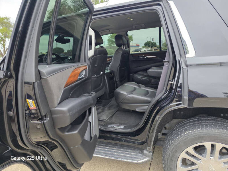 2017 Cadillac Escalade Standard