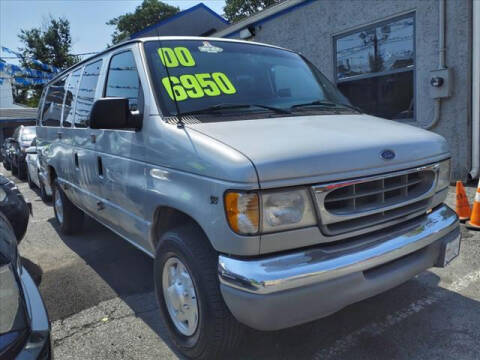 2000 Ford E-350 for sale at M & R Auto Sales INC. in North Plainfield NJ