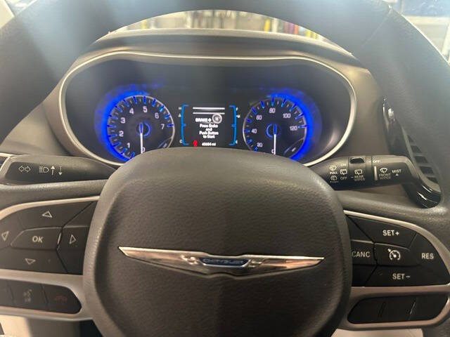 2017 Chrysler Pacifica LX