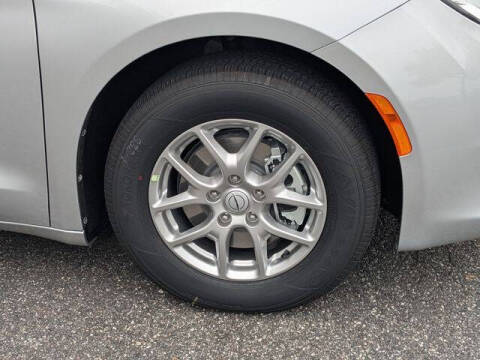 2026 Chrysler Voyager LX