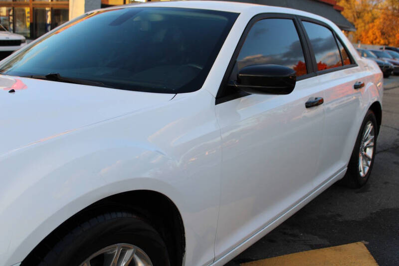 2017 Chrysler 300 Limited