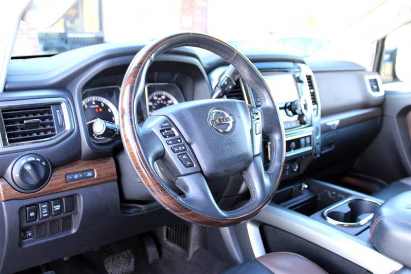 2017 Nissan Titan Platinum Reserve