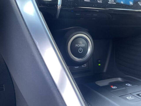 2023 Toyota Venza LE