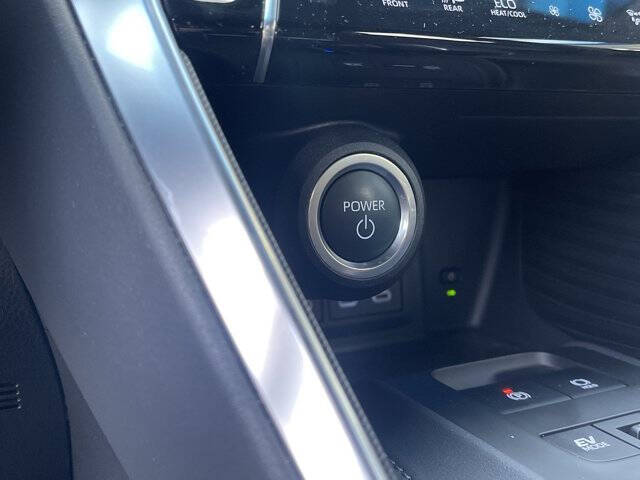 2023 Toyota Venza LE