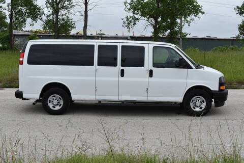 2022 Chevrolet Express LS 3500