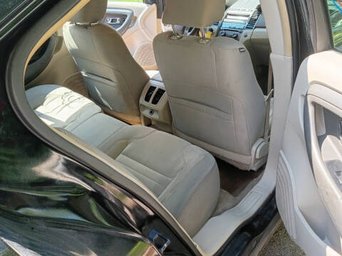 2012 Ford Taurus SE