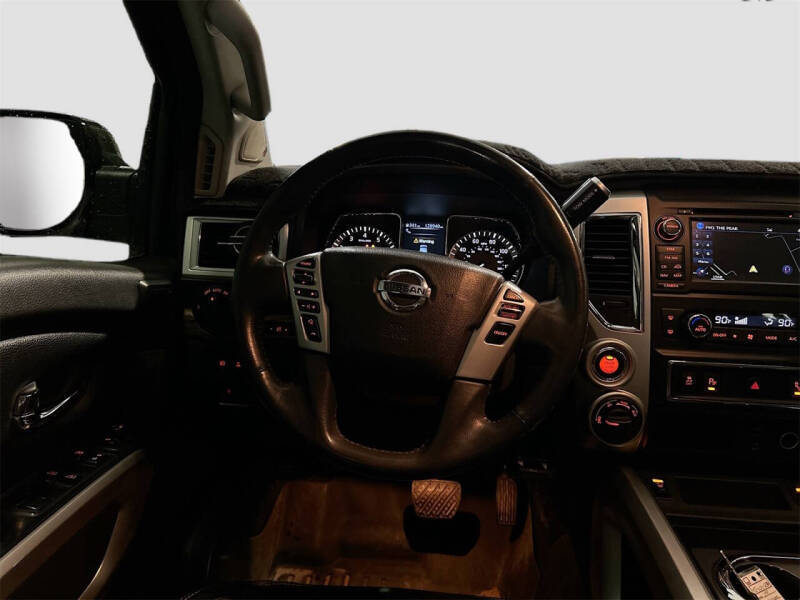 2017 Nissan Titan SL