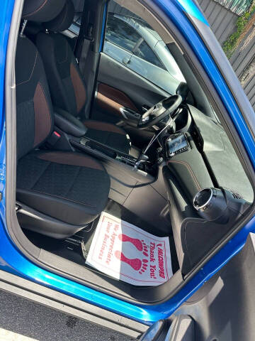 2023 Nissan Kicks SR