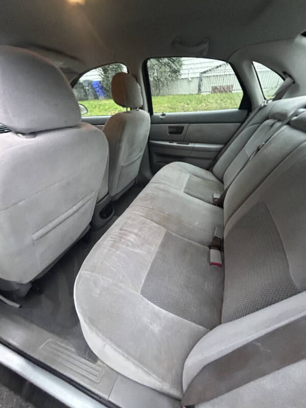 2004 Ford Taurus SES