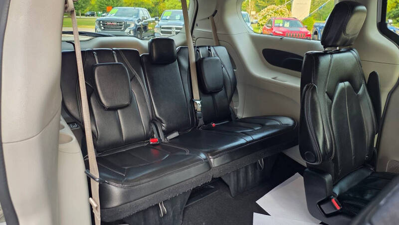 2022 Chrysler Pacifica Touring L