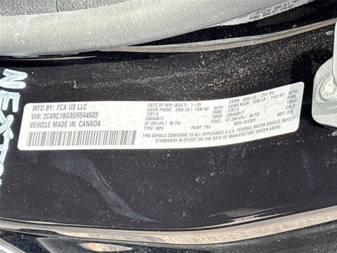 2025 Chrysler Pacifica Select