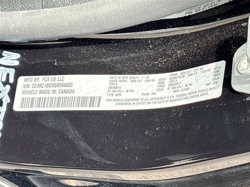 2025 Chrysler Pacifica Select