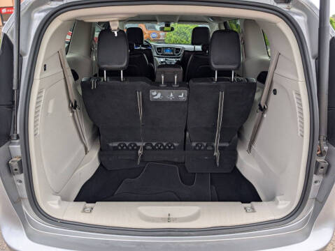 2020 Chrysler Pacifica Touring L
