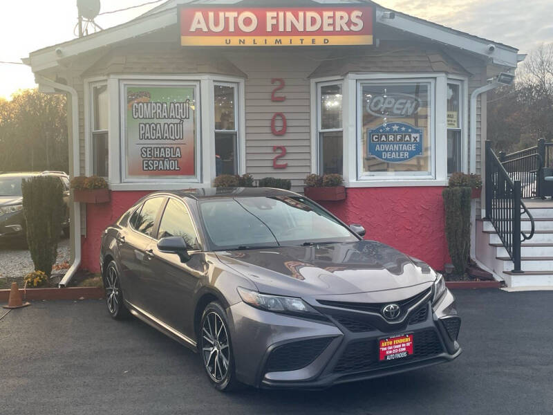 2022 Toyota Camry SE photo 2