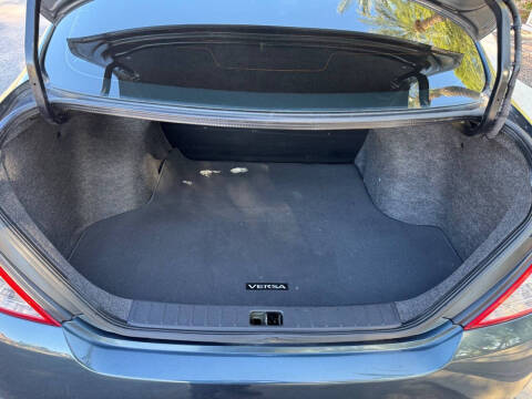 2017 Nissan Versa 1.6 S Plus