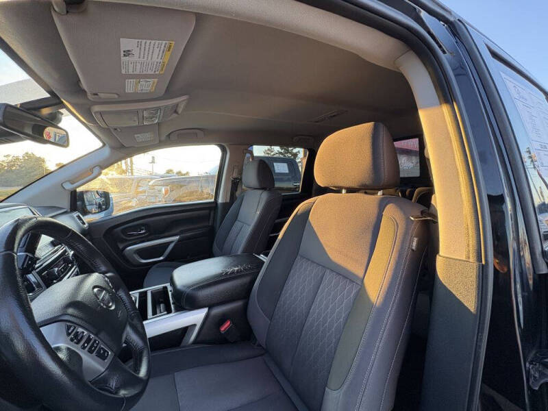2020 Nissan Titan SV