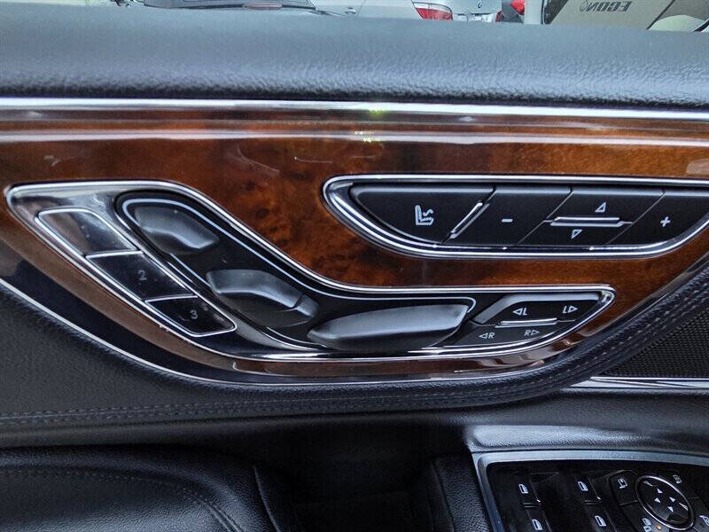 2019 Lincoln Continental Select