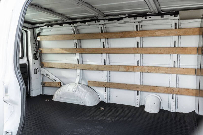 2023 GMC Savana 2500