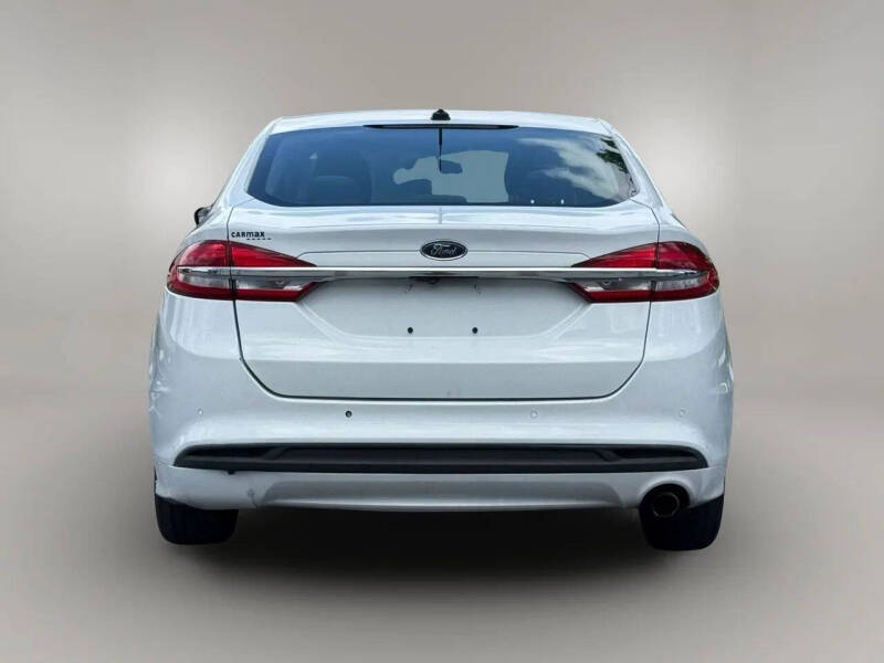 2017 Ford Fusion Hybrid SE