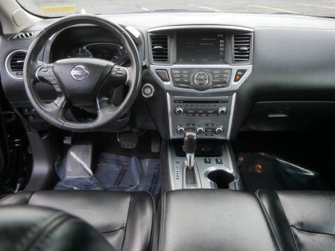 2017 Nissan Pathfinder SL
