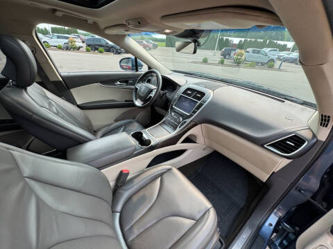 2019 Lincoln Nautilus Select