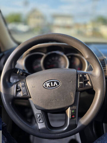 2011 Kia Sorento LX