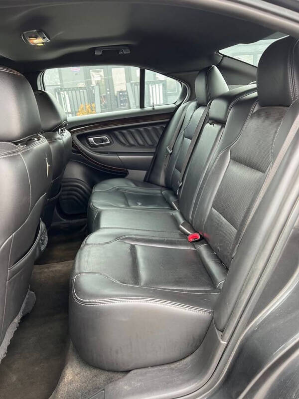 2017 Ford Taurus Limited