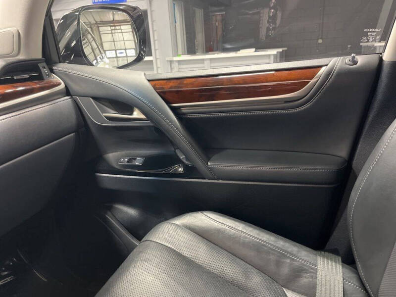 2019 Lexus LX 570