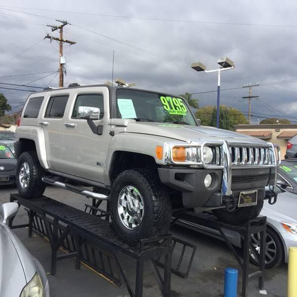 2007 HUMMER H3 for sale at Crown Auto Inc in South Gate CA