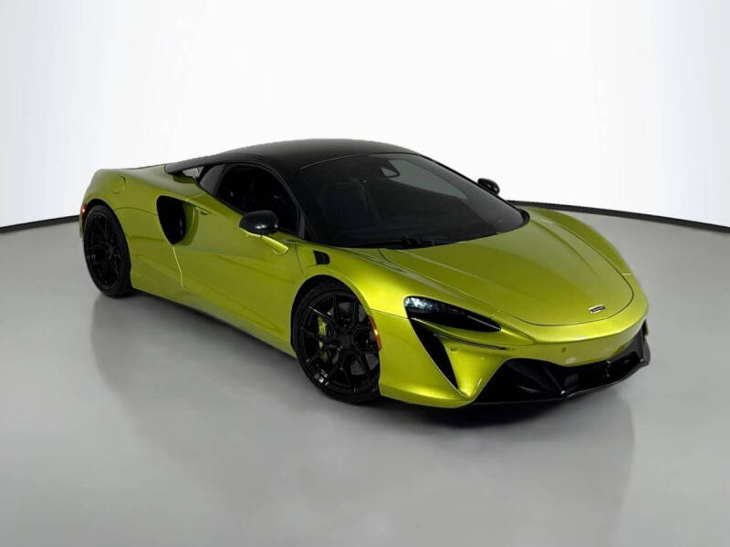 2023 McLaren Artura