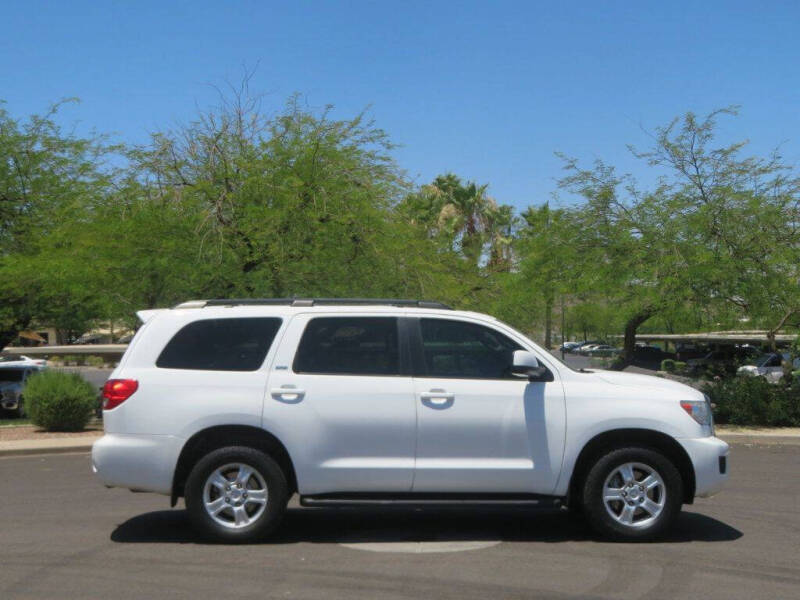 2016 Toyota Sequoia SR5